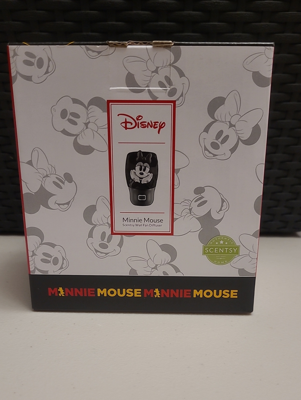 NWT Scentsy Minnie Mouse Wall Fan Diffuser New In Box!